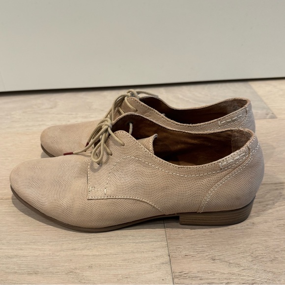 Tamaris Tan Leather Loafers size 40M EU - Picture 2 of 4